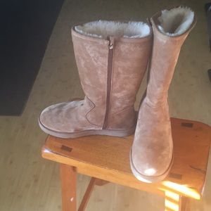 Zip up Uggs